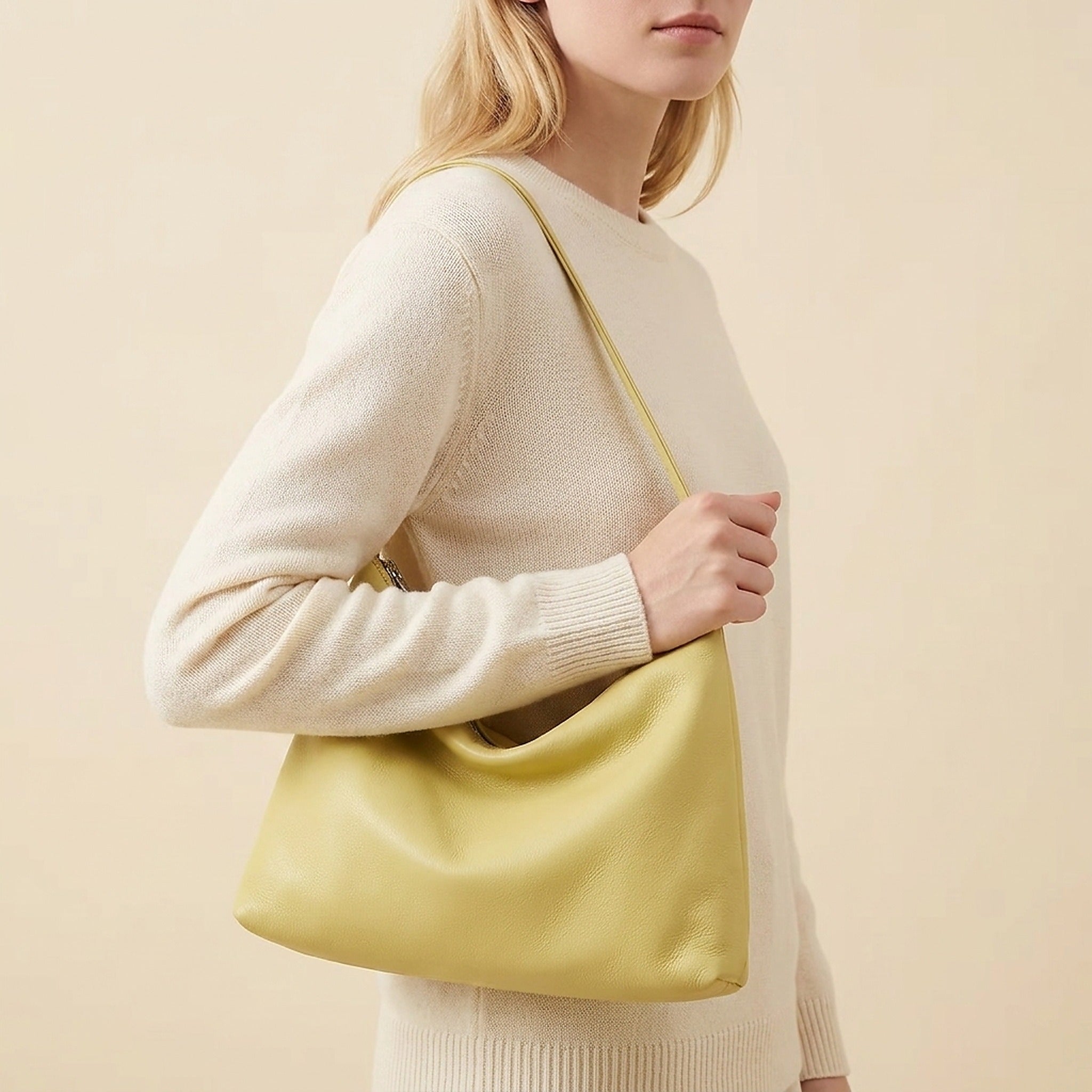 SORAVEA Freja Crossbody, butter yellow Crossbody, scale reference
